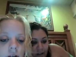 Two awesome dykes on a webcam