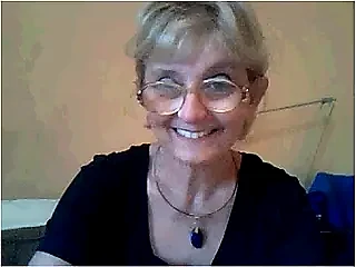 Amateur Brunette Granny’s Webcam Fun