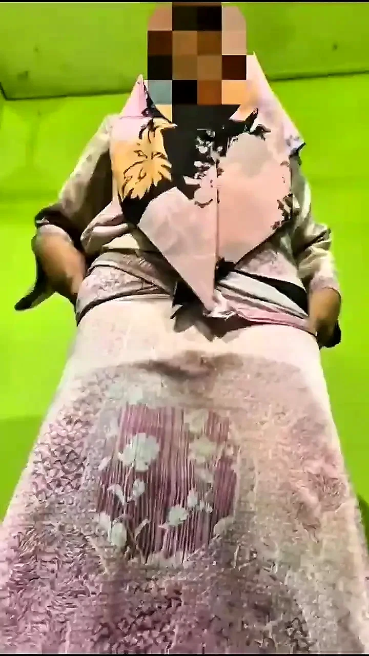 Malay Girl in Kurung Webcam Session