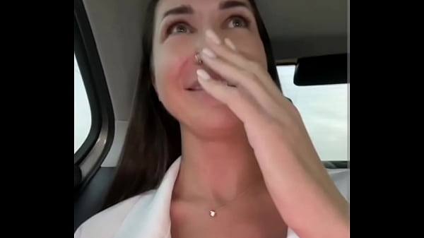 вебкам модель в такси обнажила